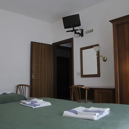 Aquila Hotel 3*